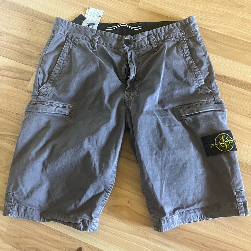 STONE ISLAND CARGO SHORTS